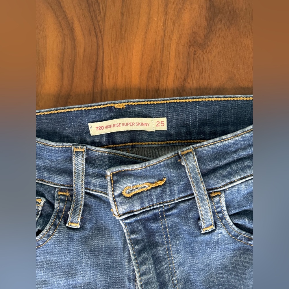 Levi’s 720 High Rise Super Skinny Jeans - Picture 3 of 3